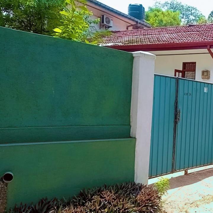 Coco One Holiday Inn Mirissa Exterior photo