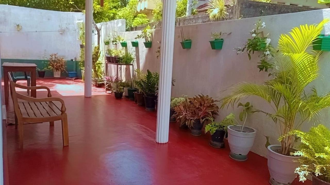 Coco One Holiday Inn Mirissa Exterior photo