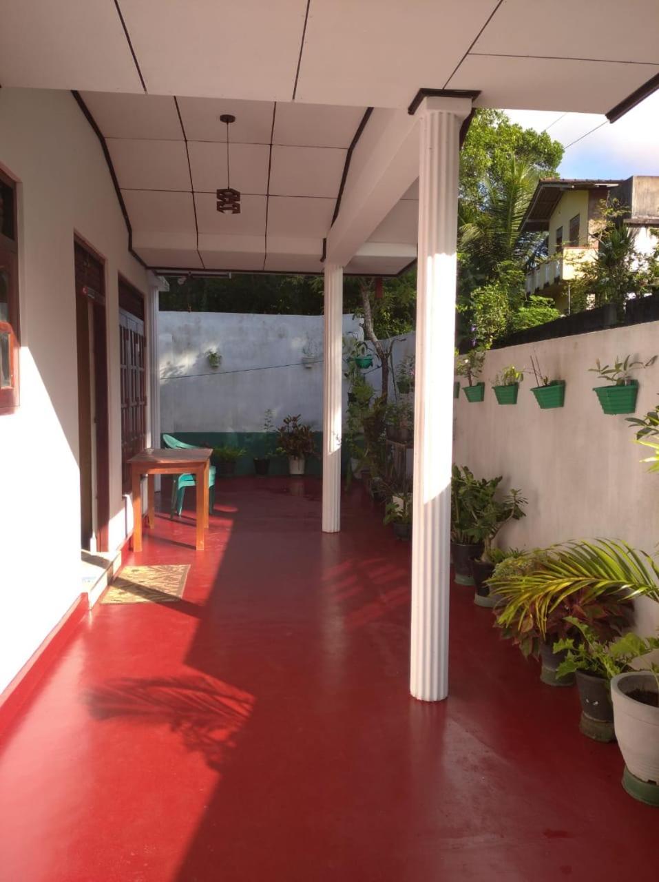 Coco One Holiday Inn Mirissa Exterior photo