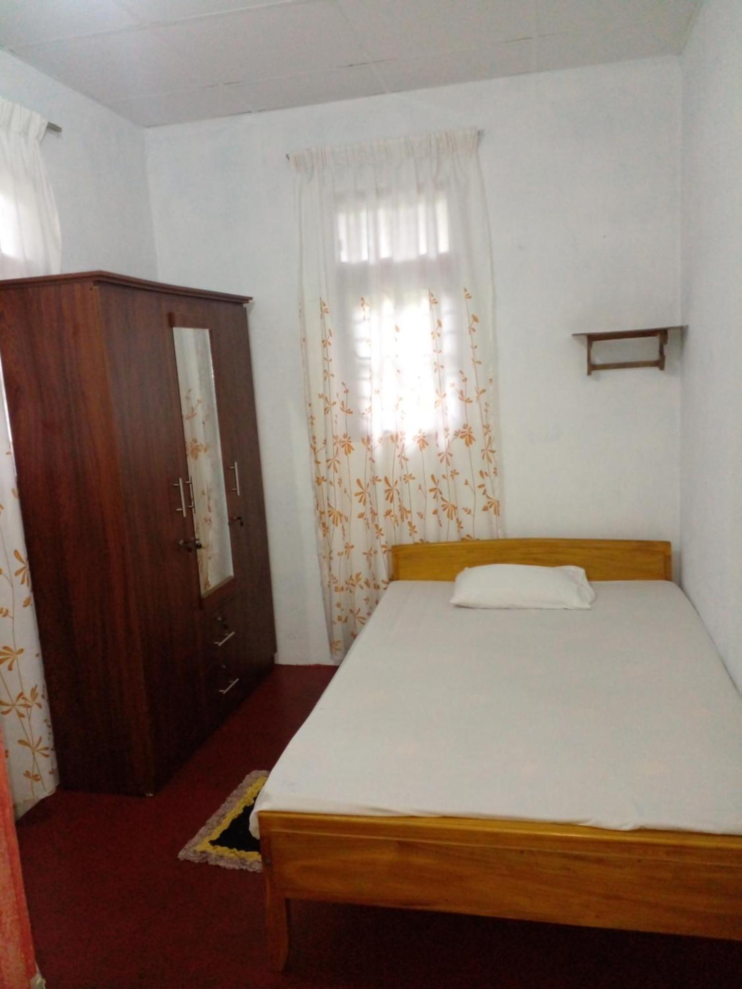 Coco One Holiday Inn Mirissa Room photo